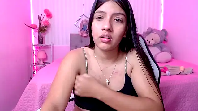 zara_cute (F teen) - show tits
