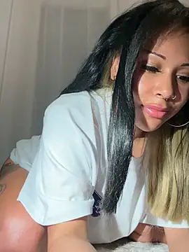 HaileyDiana's live cam