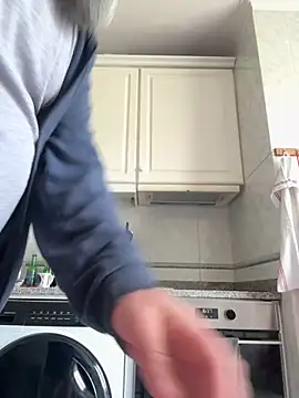 noitelivre (M mature) - Get naked