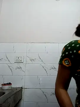 Trisha_71 - brunette  live cam model from 