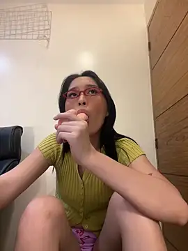 goddess_athena69 (T teen) - cum in public