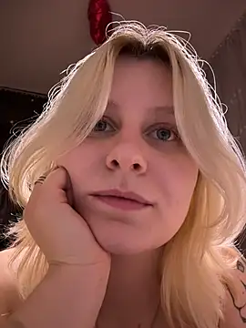 Flora_SecretLife webcam