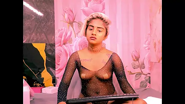 indian_barbie webcam