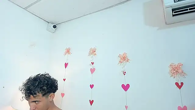 skinygirlcouple webcam