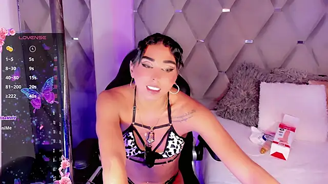 Daniiela_Ember webcam