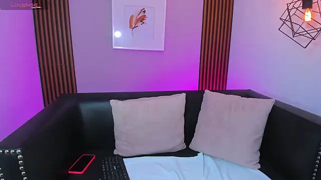 Nahiajhonson_ webcam