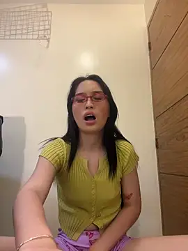 goddess_athena69 (T teen) - cum in public