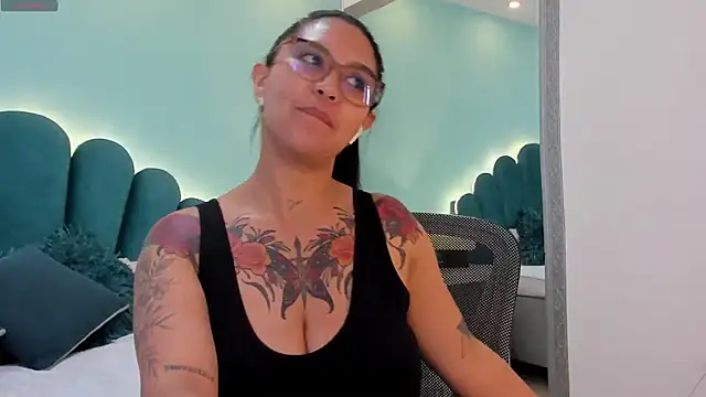 sharlott18 - Sharlott18's free webcam - UK Sex Cams