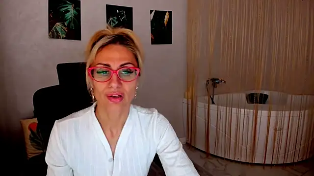 MuseOfStage live sex cam