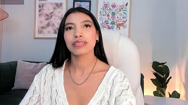 Tiffany_Low webcam