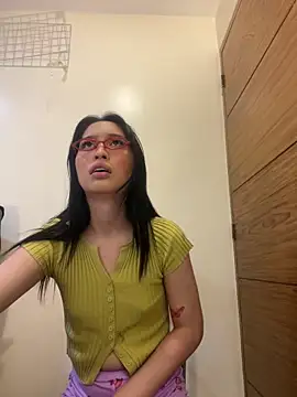 goddess_athena69 (T teen) - cum in public