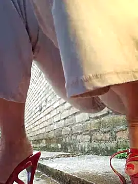 yuky_ta (F milf) - SNEAKY DILDO RIDE TILL CUM SQUIRT PUBLIC