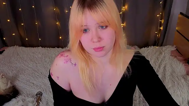 unburnedgirl (F teen) - Tease the nipples