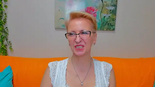 iamyourdream89 (F mature) - Controlling my toy