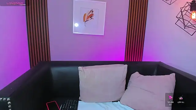 Nahiajhonson_ webcam