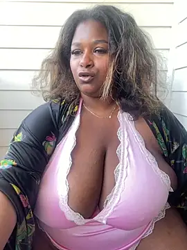 xoxoSELENAxoxo webcam