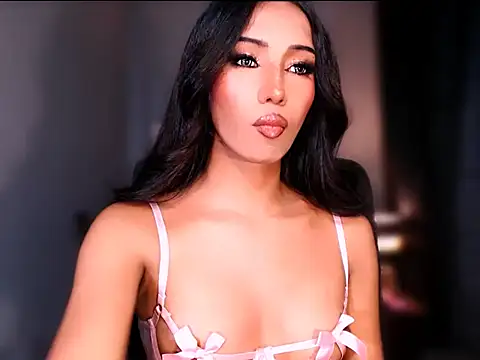 xUrGoddess_islaCumsAlotx webcam