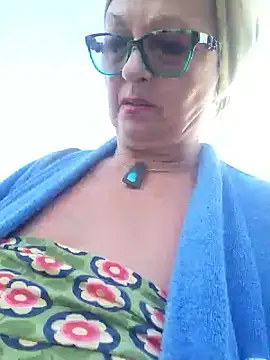 Webcam Model (Hot-Muci)  is live.Free join now!