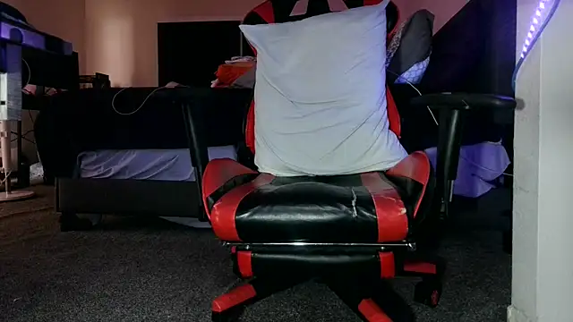 Dick_and_muscles webcam