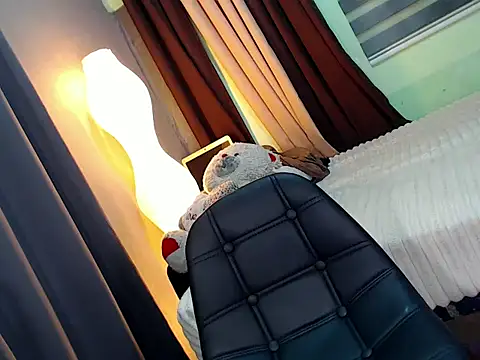 Creamycum_celinexx webcam