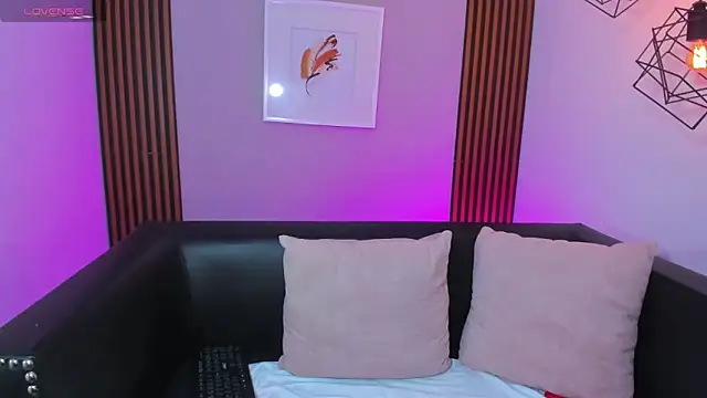 Nahiajhonson_ webcam