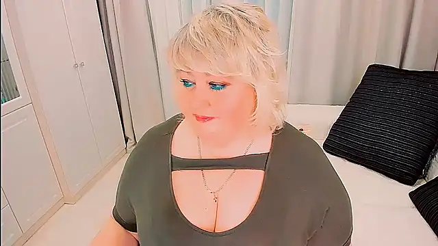 BIGTITSBBW webcam