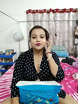 Webcam Model (hornypiu697)  is live.Free join now!