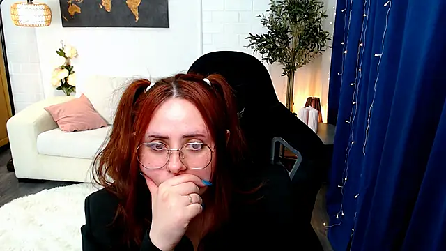 Hennessy_bunny webcam