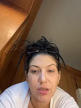  LittleMissEeve chat room