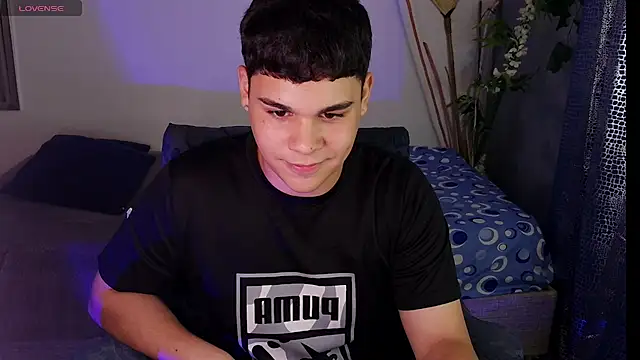 eithan_jonnes webcam