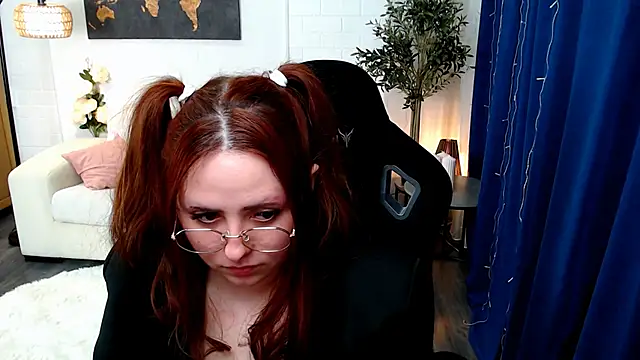 Hennessy_bunny webcam