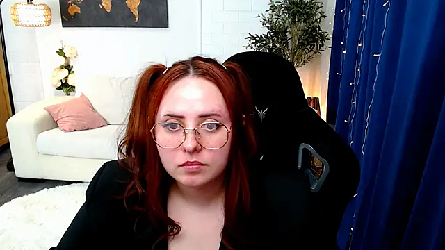 Hennessy_bunny webcam