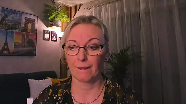 vanessa_chat - Vanessa_chat's free webcam - UK Sex Cams