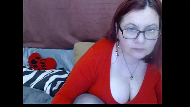 PlayfullMature webcam