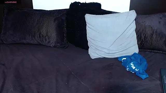 Liiamthompson webcam