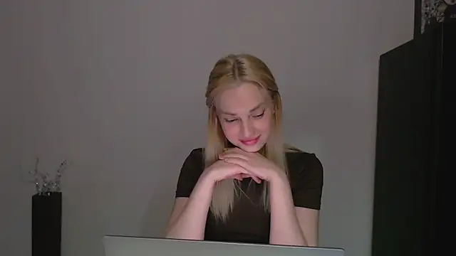 Lia_noo_regrets webcam