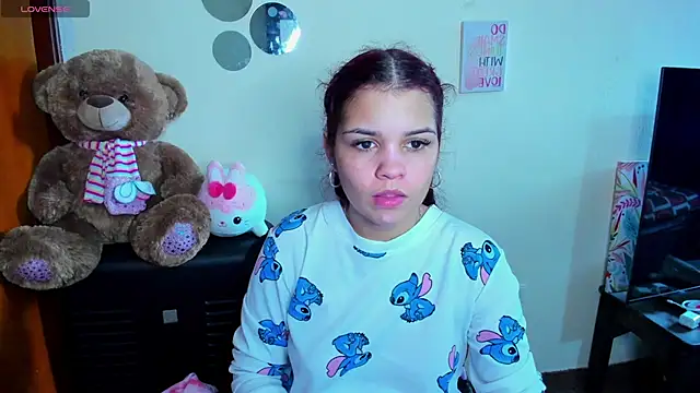 Ema__Luna webcam