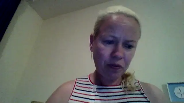 jennyblondeuk webcam