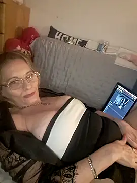 Blond_lady_czech webcam