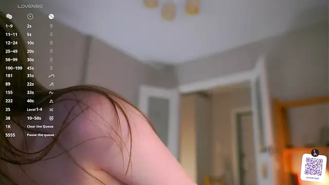 miss_miracle (F teen) - flash bouncy butt + spank until it red