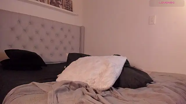 kristal_benet webcam