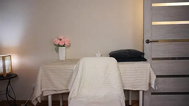 marlinvarian (F teen) - spank my ass