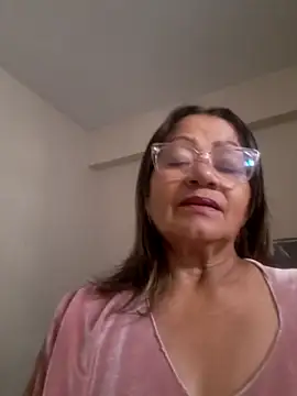 Webcam Model (Vickyfox_)  is live.Free join now!