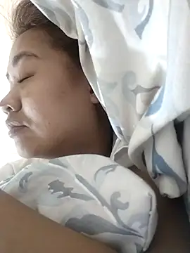 xTheLastVIRGINx webcam