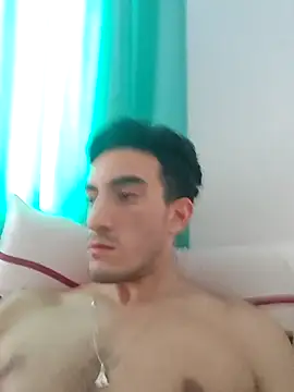 TommyMomentum webcam