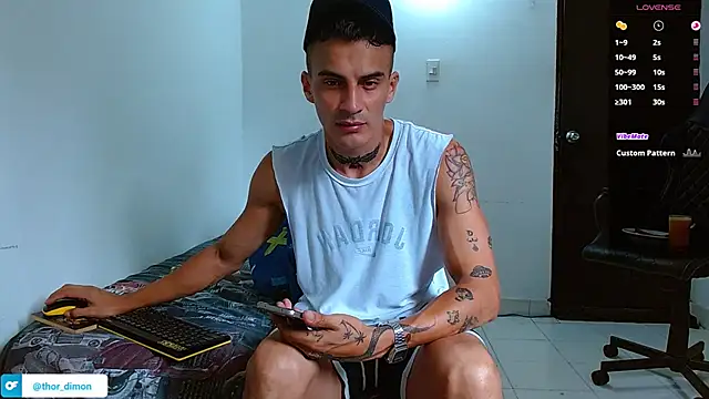 bray_hotboy777 webcam