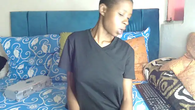 SweetSlenderChoc webcam