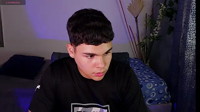 eithan_jonnes webcam