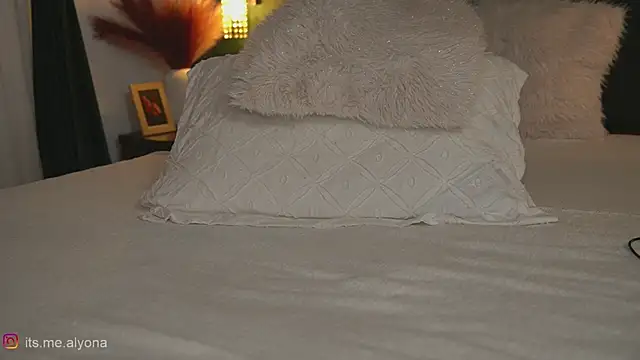 Alyonaqueen_ webcam