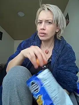 MARILYNMADELENAKOVANOVA webcam